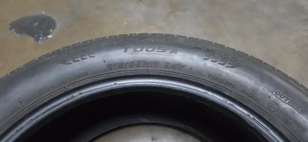 Ban second BS Turanza 005A 215/55 R17 94V