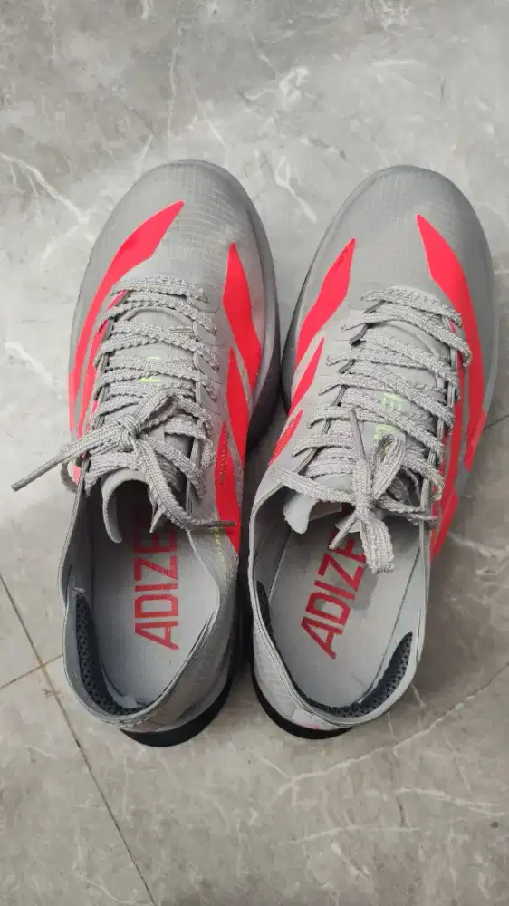 Sepatu Adidas no. 40
