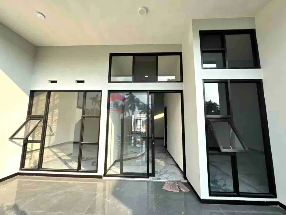 Rumah Lux 5 Kamar Lokasi di Perumahan Araya Malang
