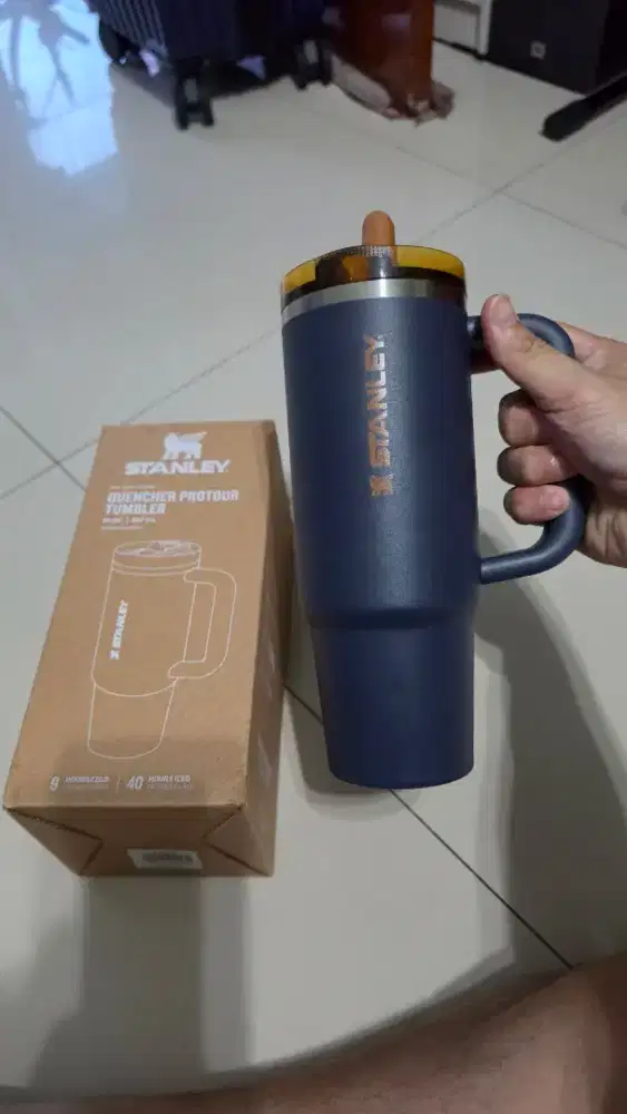 Tubler botol minum stanley twilight quencher protour dipakai sekali