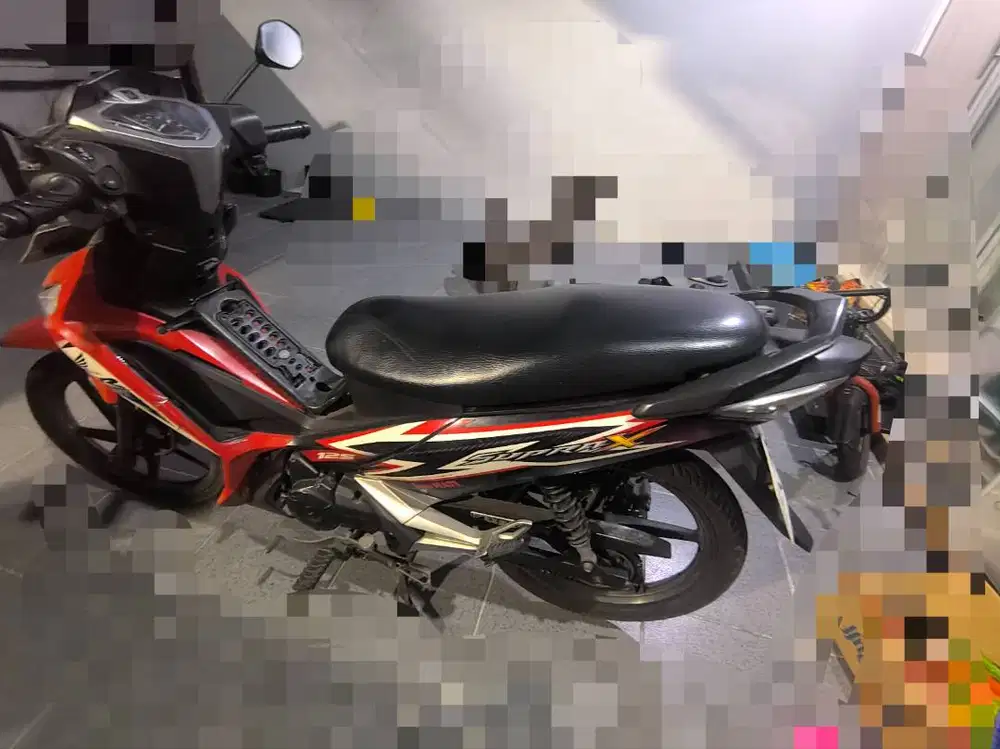 Motor supra 2015 Masih mulus dirawat dengan baik tangan pertama.
