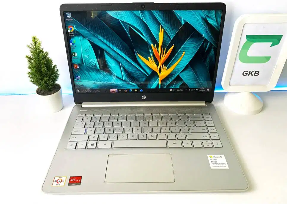 Laptop HP 14s Ram 8gb Ssd 256gb VGA 2gb keyboard menyala siap diajak G
