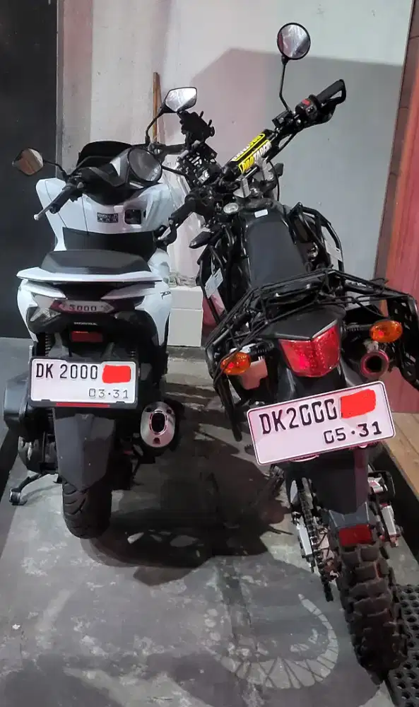 Kawasaki KLX 250 hitam variasi