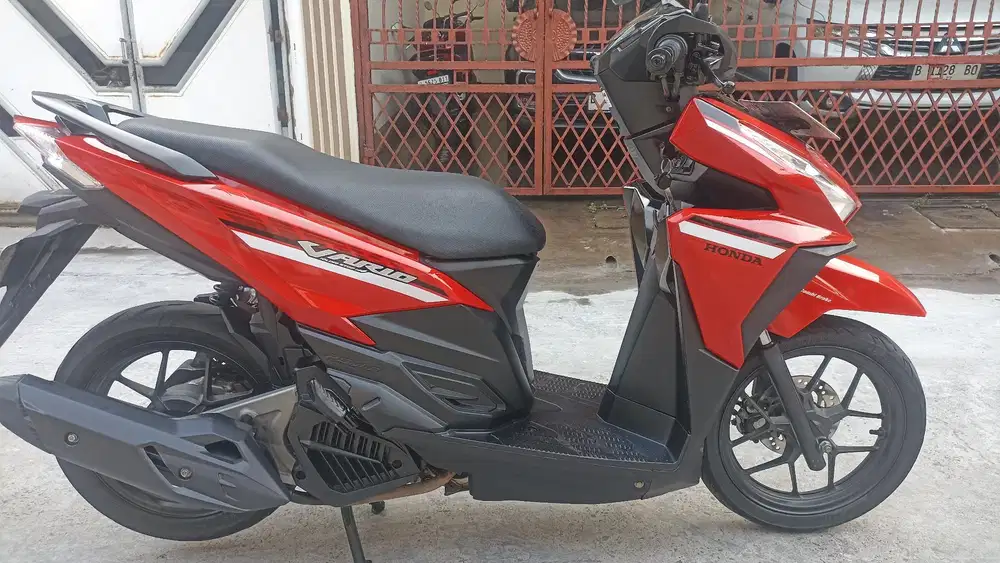 Honda Vario 125 LED CBS ISS tahun 2017/2018.