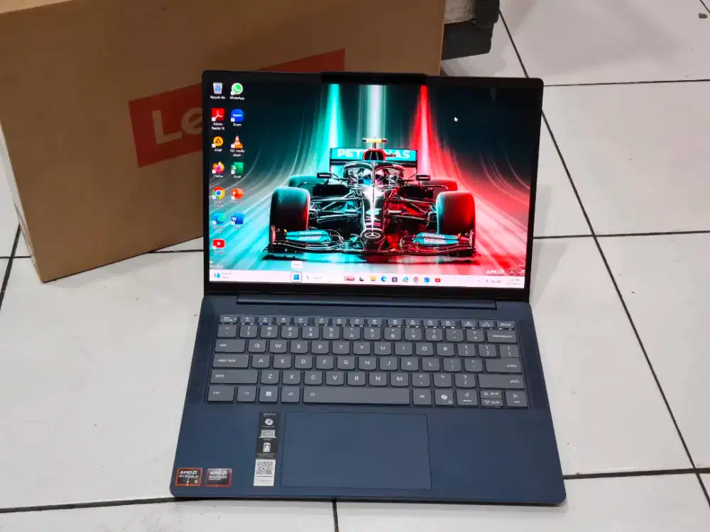 Laptop lenovo ideapad slim 5 OLED AMD Ryzen AI 5 340 w/ram24gb ssd512