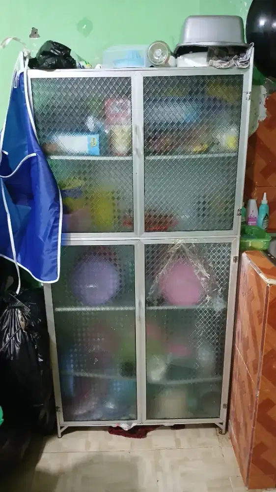 Lemari rak makan 2 pintu