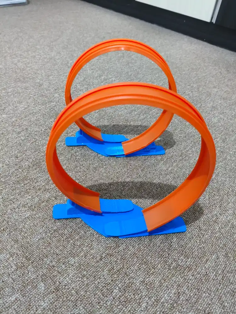 Loop Hot Wheels