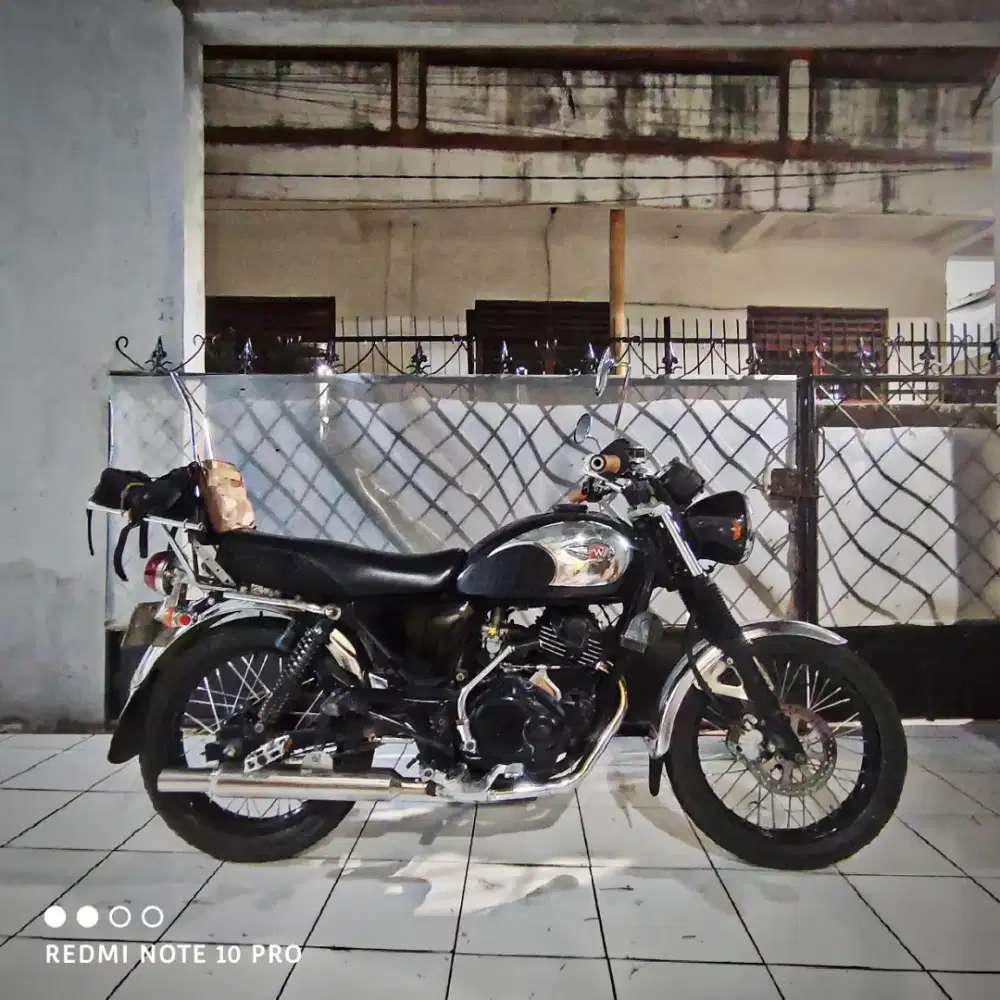Pulsar 180 CC Britsh style istimewa