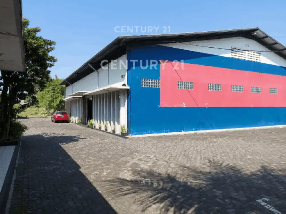 Gudang Besar Siap Pakai Di  Main Road Cicalengka Dekat TOL