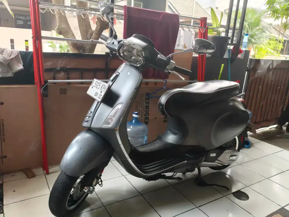 Di jual vespa sprint piaggio ABS