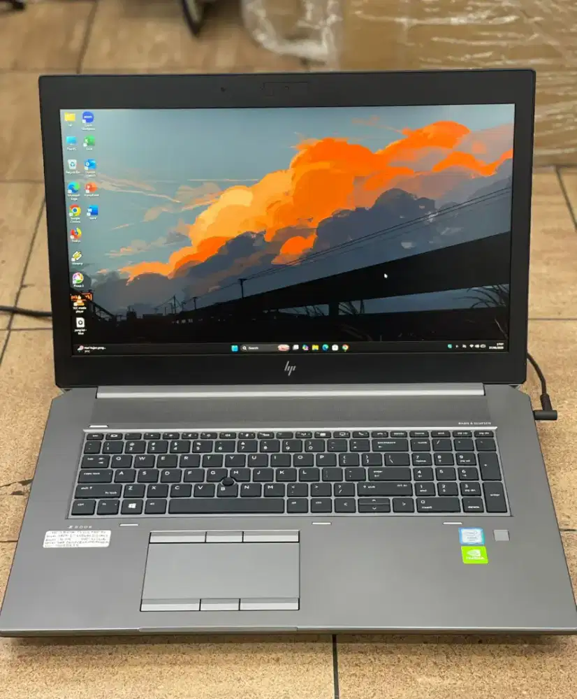 HP ZBOOK 17 G5 Intel Xeon E-2186M Ram 16Gb SSD 512Gb  Quadro P4200 8Gb