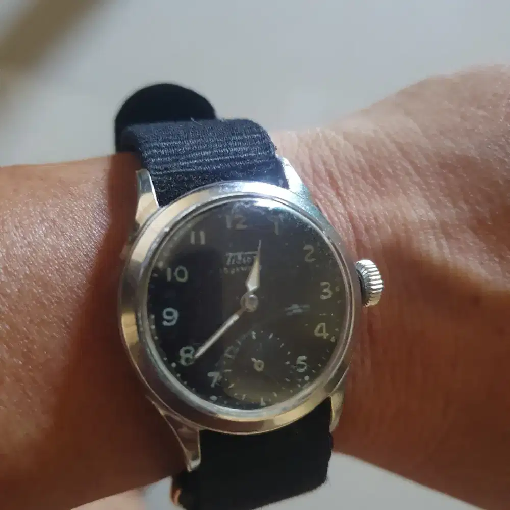 Jam Tissot Sub Second Military