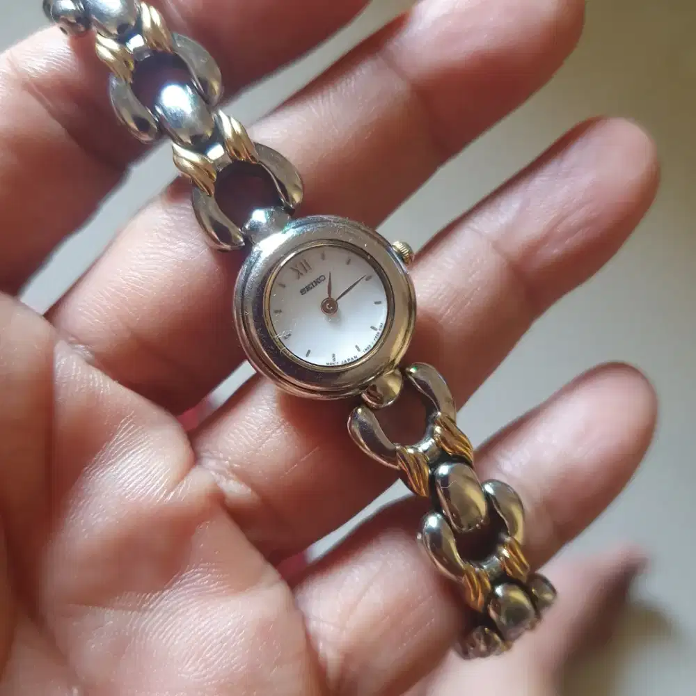 Jam seiko cewek
