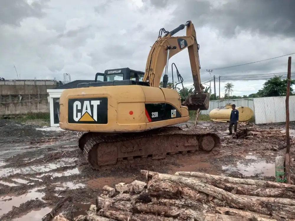 Excavator CAT 320D Bekas Siap Kerja – Mesin Normal, Unit Terawat