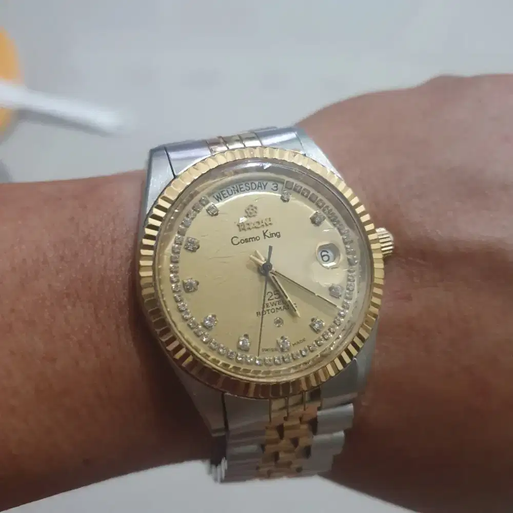 Jam titoni cosmo king president