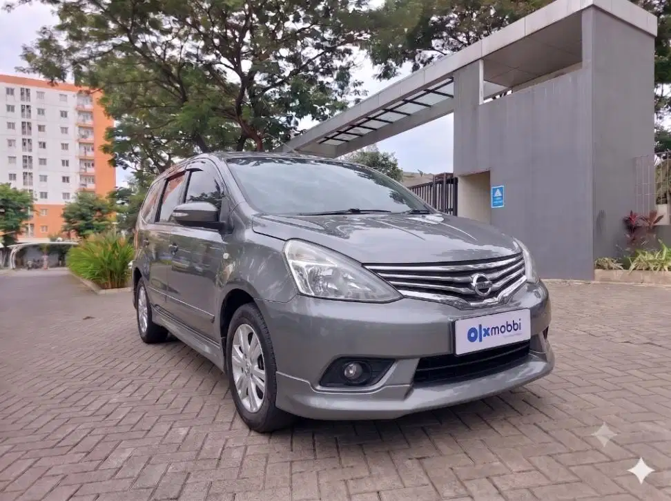 DP Murah Nissan Grand livina 1.5 Highway Star AT CZMHB