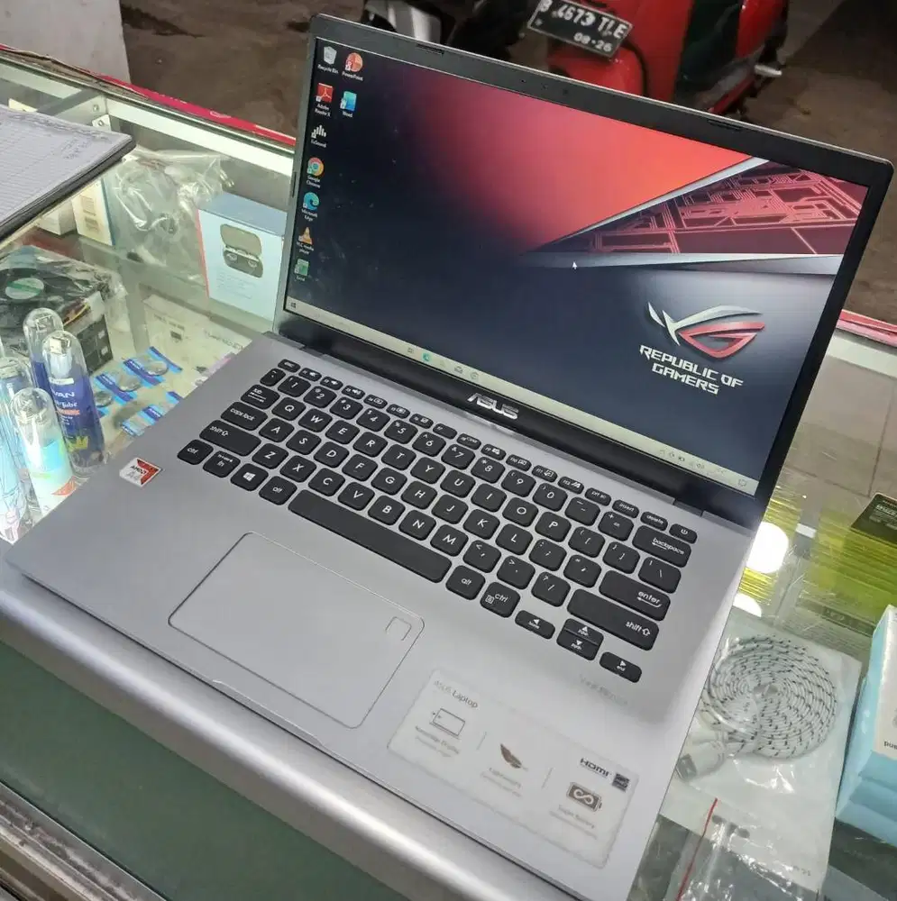 ASUS VivoBook M409B