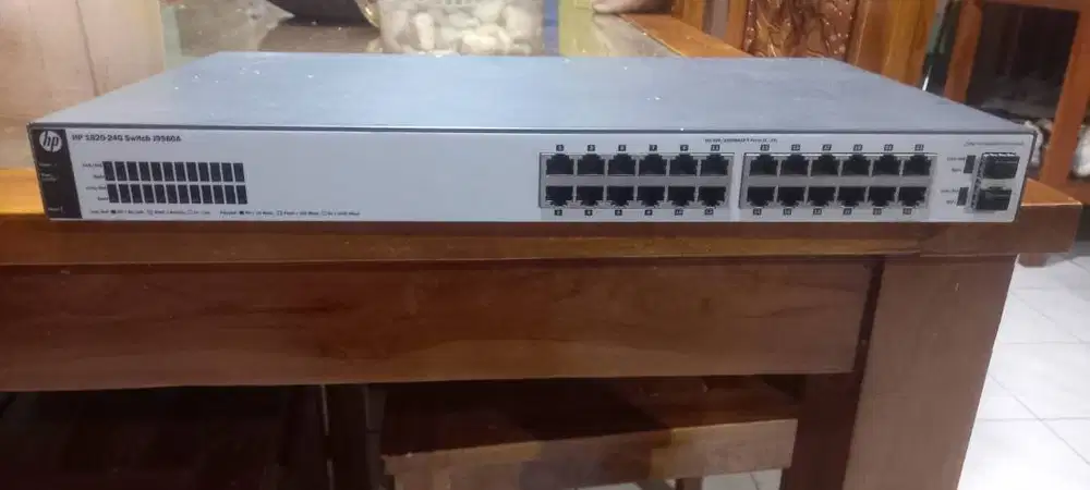 switch HP 1820 24G j9980A