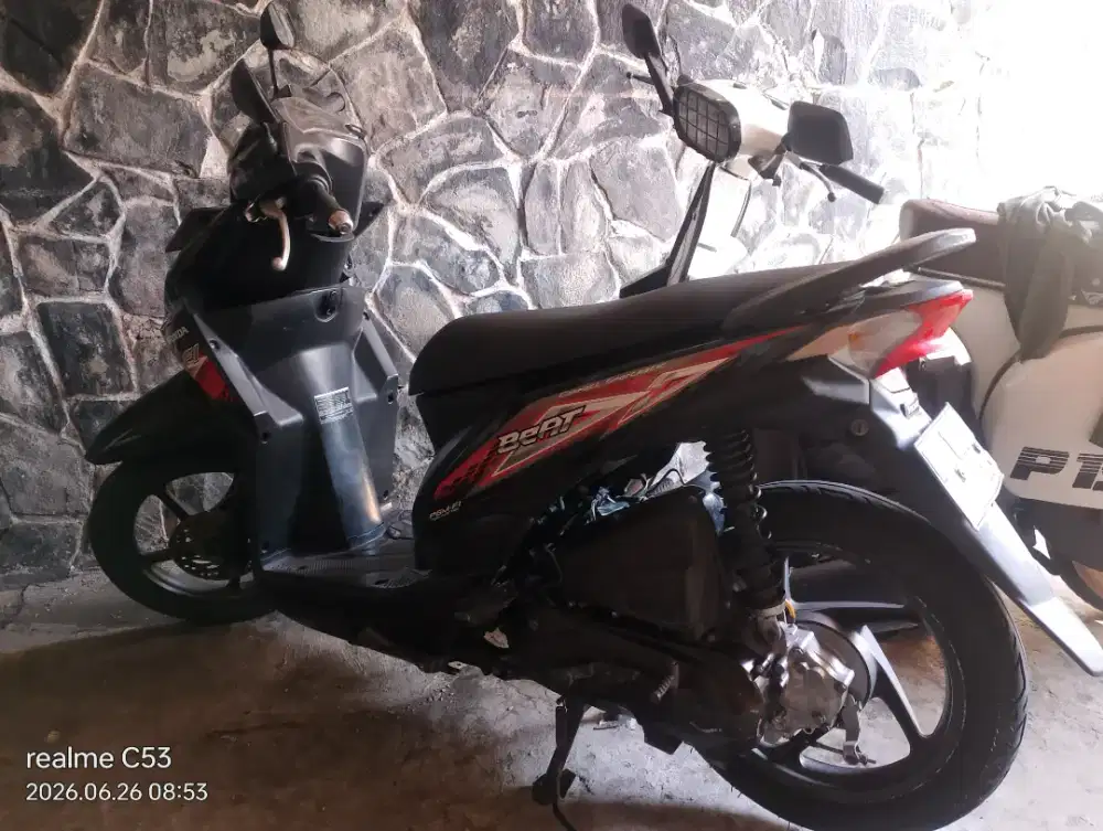 Beat Warna Hitam 2016