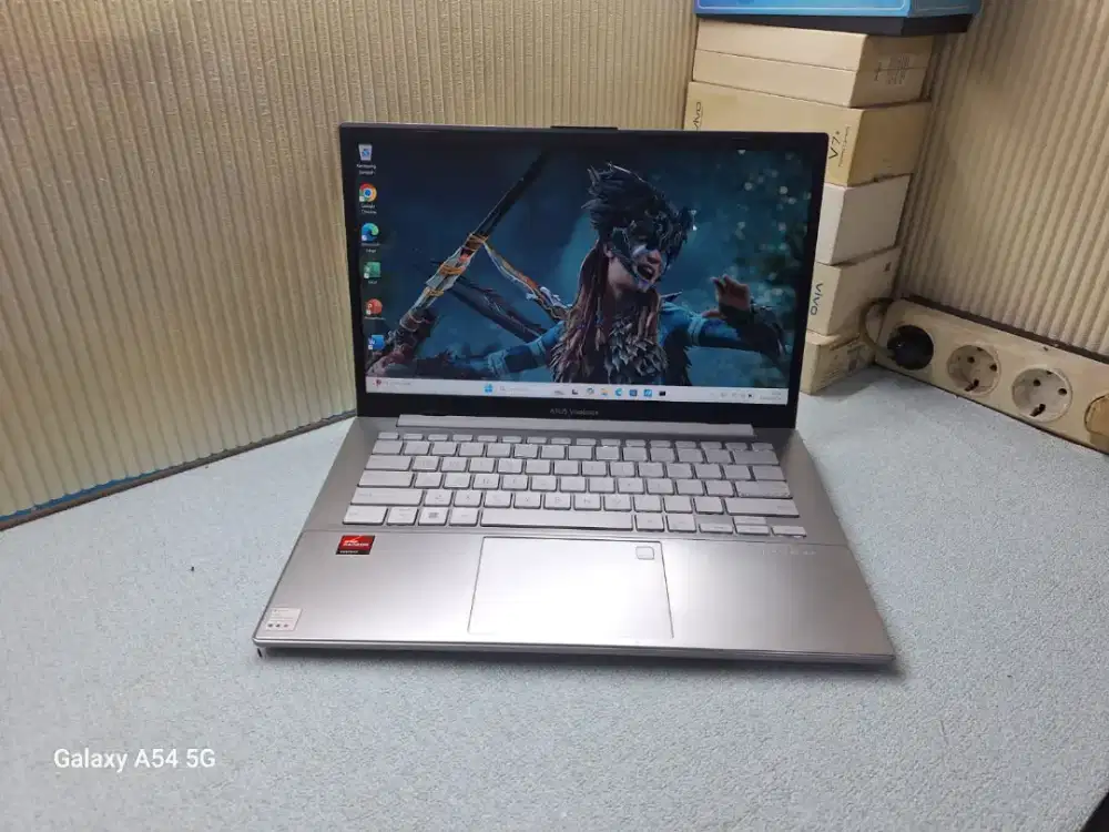 Laptop Asus VivoBook Go 14 E1404FA Amd Ryzen 5-7520U -8GB-SSD Nvme 512
