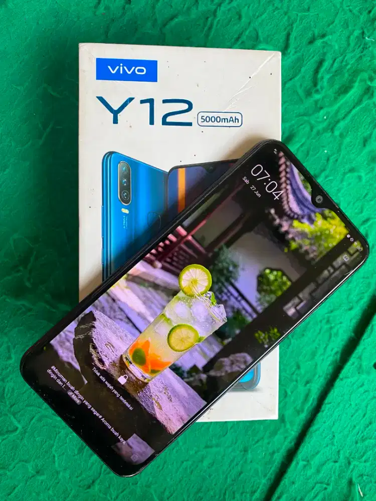 Vivo y12,Ram 3,5000 mAh