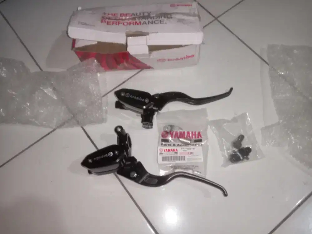 Hendel rem komplit merek Brembo