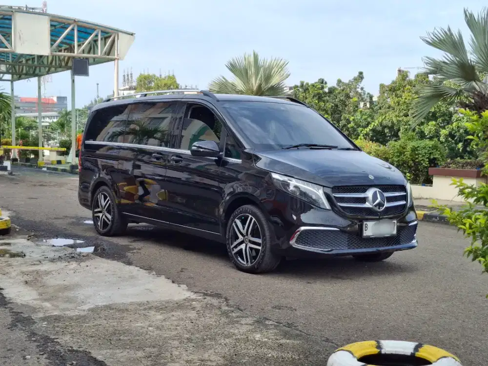MERCY VIANO V250 Bensin matic thn 2022 km 20 rb original