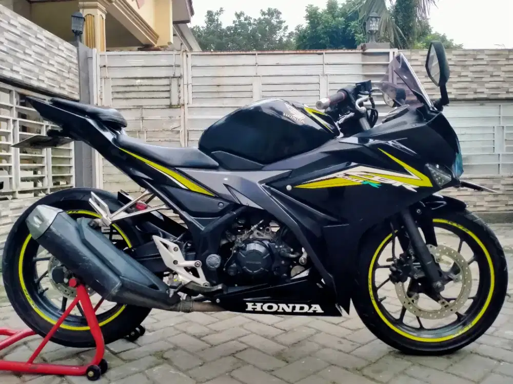 Honda CBR facelift lengkap sehat mesin segel kterangan detail dibawah