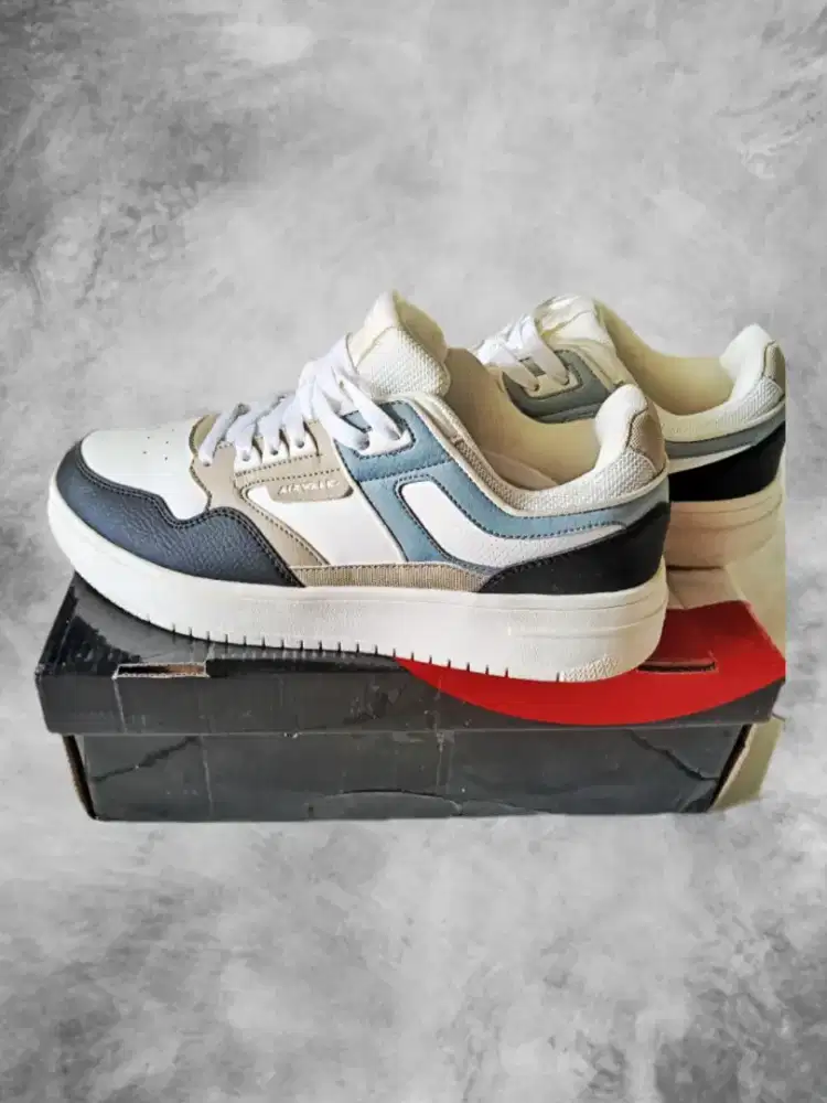 AIRWALK Sepatu Skate Size 42 (Baru 1x Pakai)