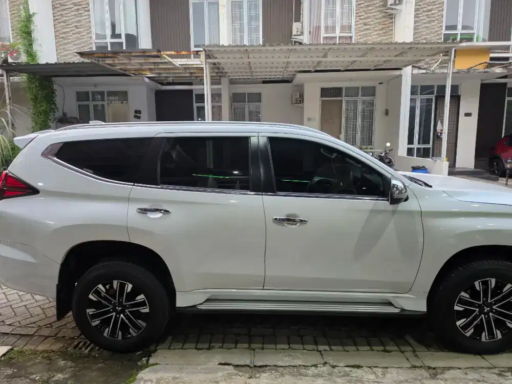 Pajero Sport Dakar 4x2 AT - Nik 2022
