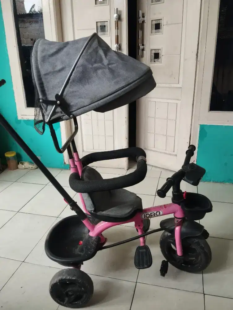 Sepeda anak roda tiga