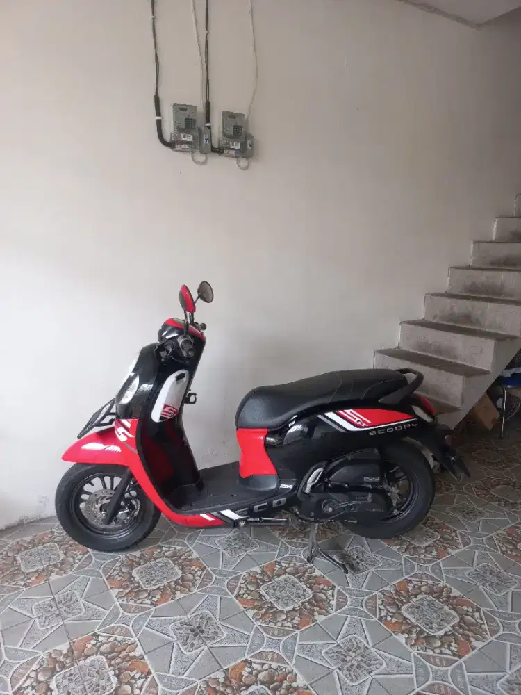 DI JUAL SCOOPY TAHUN 2023 KILOMETER RENDAH LOW