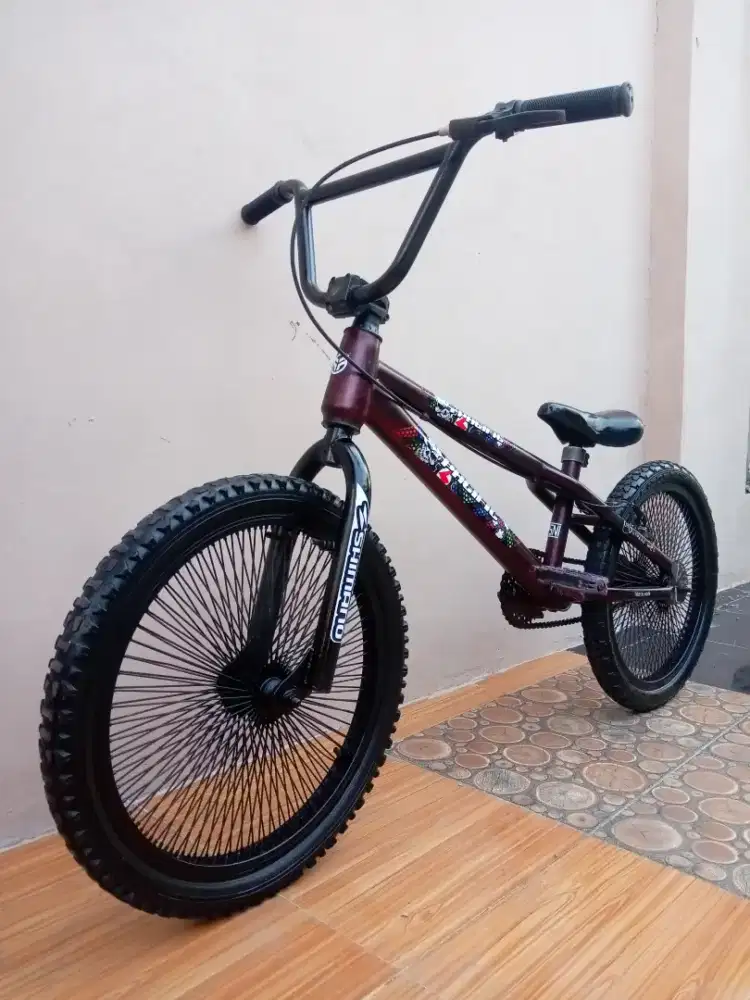Sepeda BMX Ukuran 20.