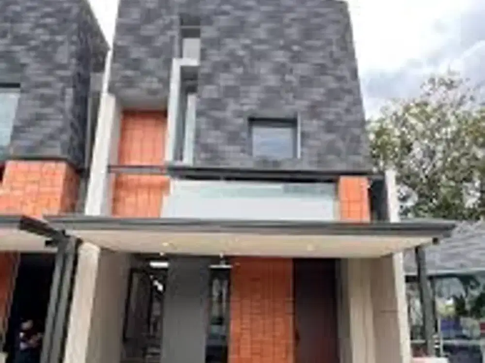 Rumah 3 lantai di Matoa Jagakarsa Jakarta selatan Cicilan 8 jt an