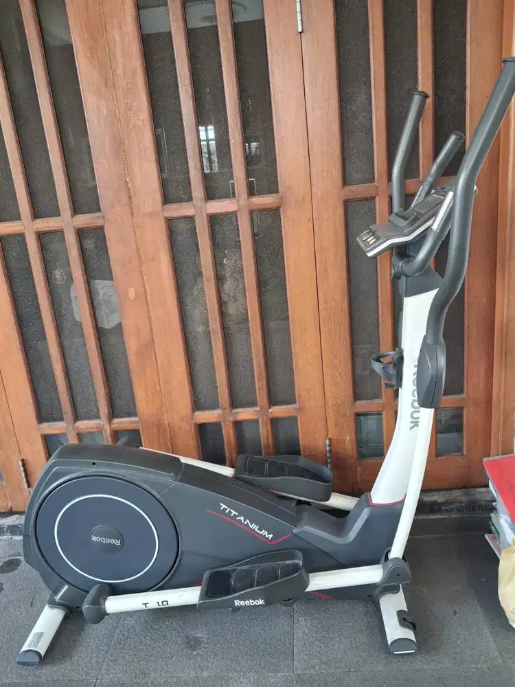 Reebok Titanium T1.0 Elliptical Cross Trainer