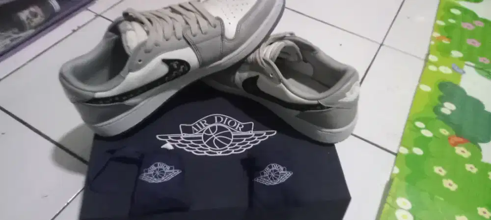 Sepatu Nike Jordan dan rebook