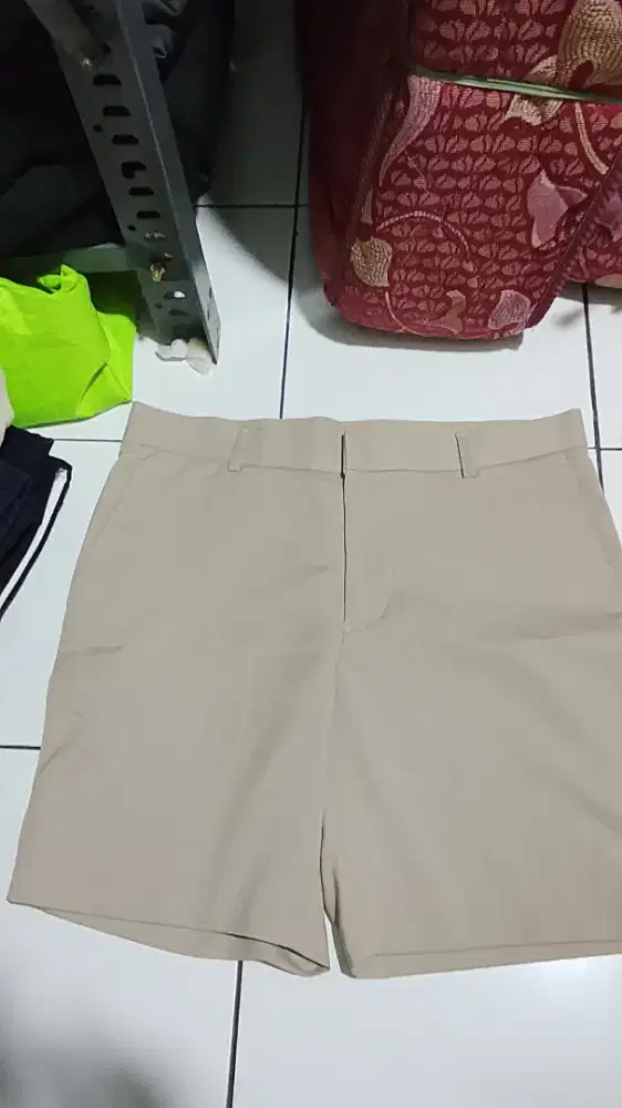 Hernest n mennes size 34, kondisi baru jual 100k