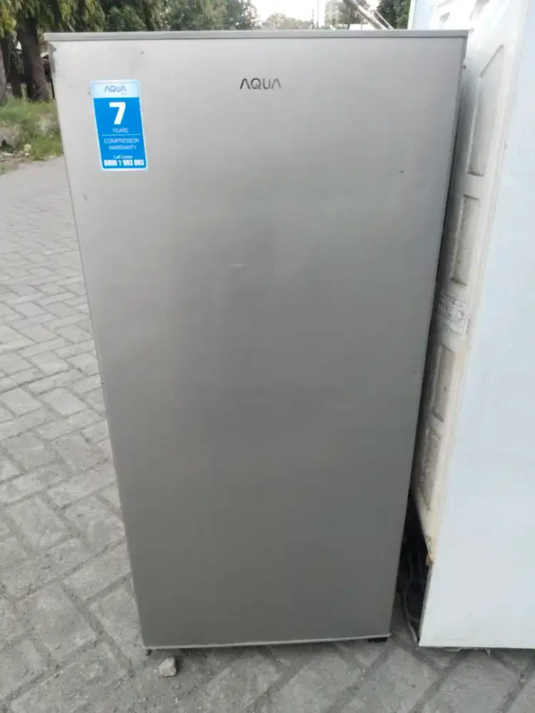 Kulkas aqua 1 pintu aqua kondisi bagus normal dingin beku siap pakai