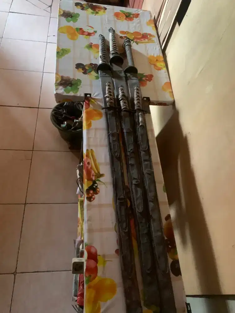 Pedang Antik untuk pajangan