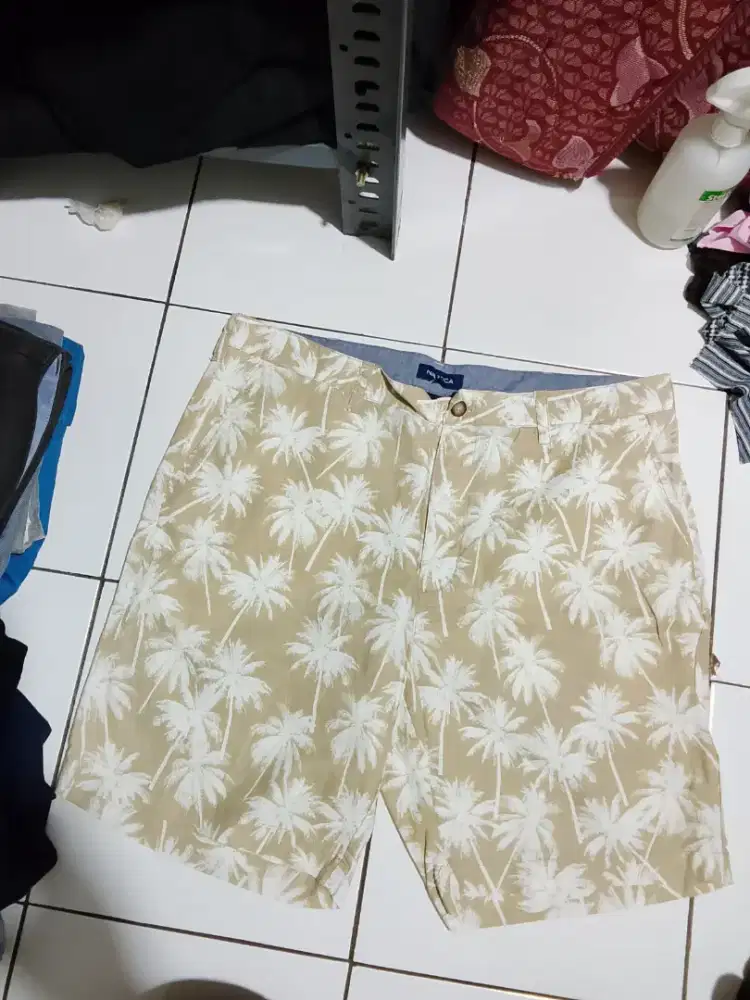 Nautica size 36, kondisi baru,jual 100k