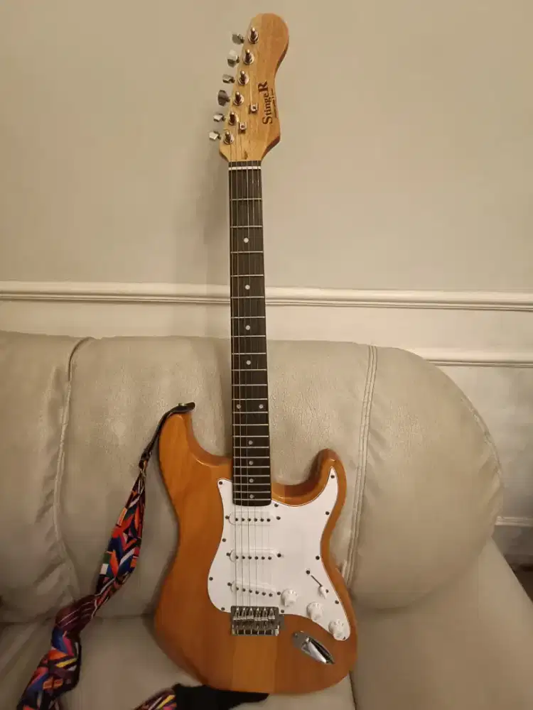 Gitar Elektrik Stinger SST-10