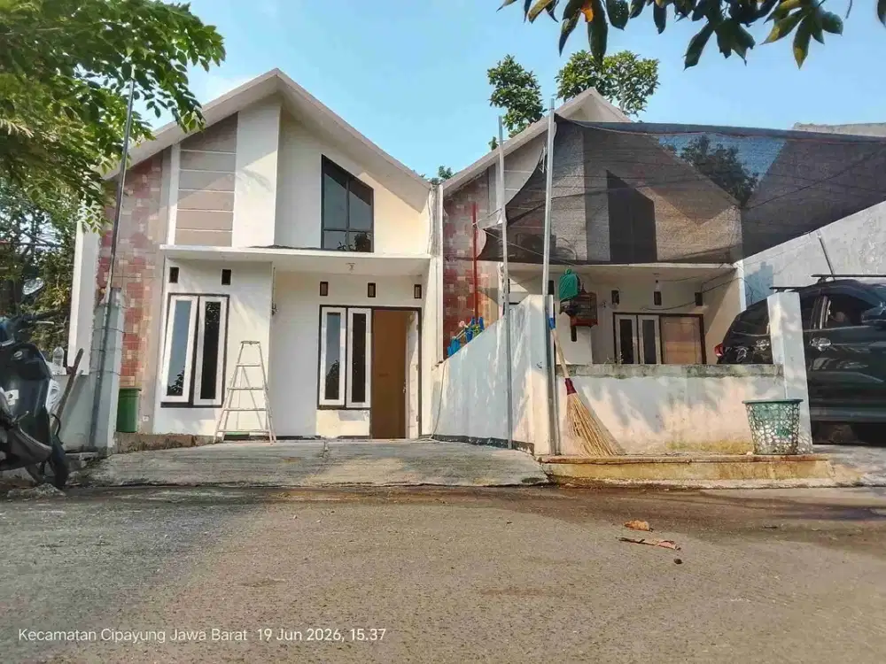 di gade rumah baru dekat stasiun