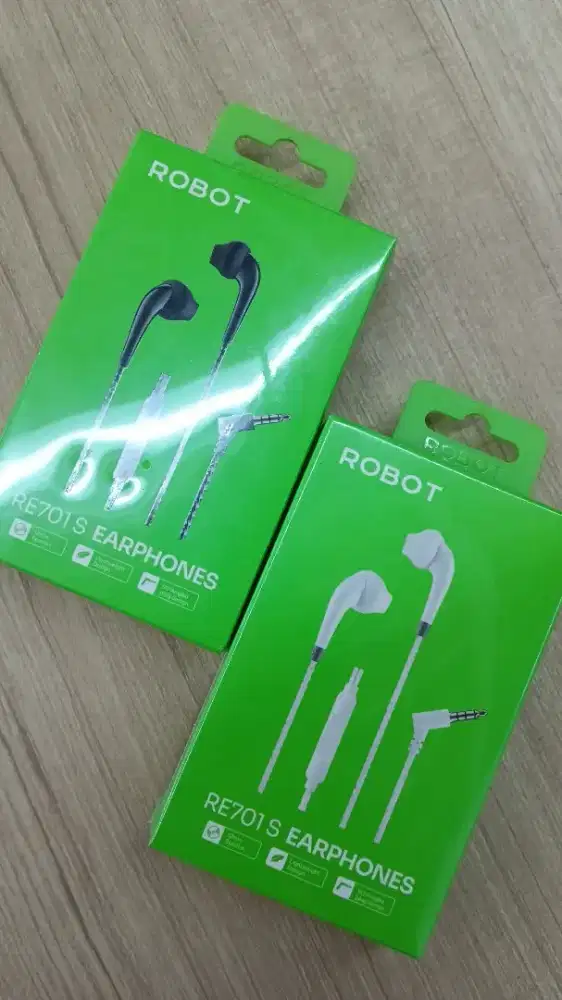 WIRED EARPHONE ROBOT