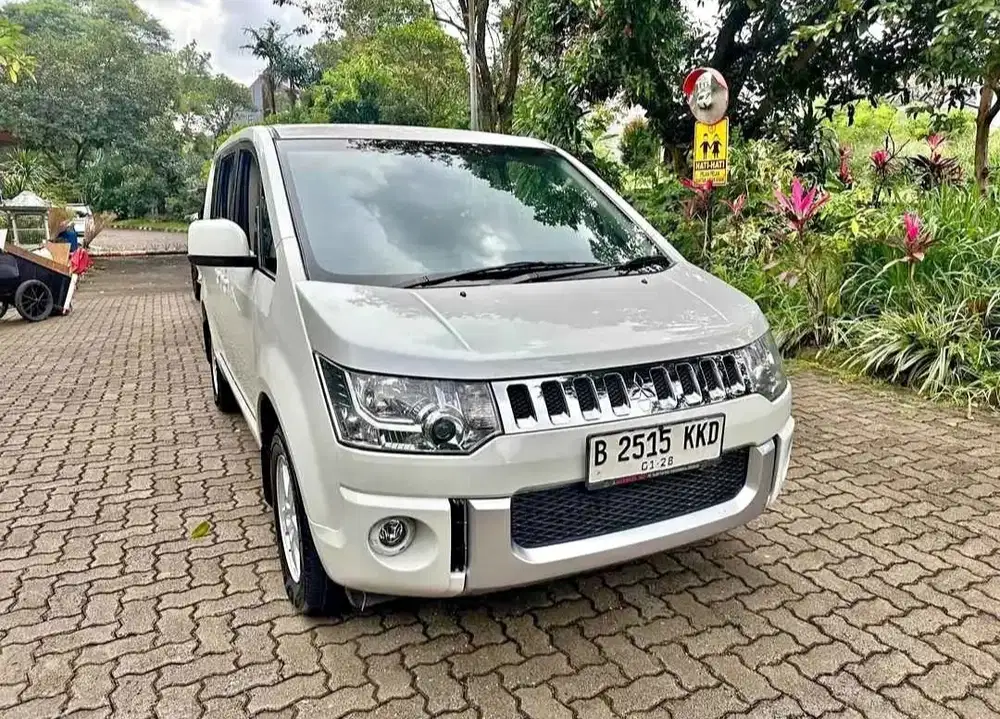 Mitsubishi Delica 2015 Bensin AT Termurah
