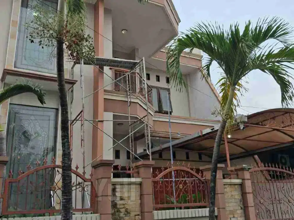 Dijual Rumah Bagus Tingkat 2 Lantai Selesai Renovasi Daerah Lamper, Semarang
