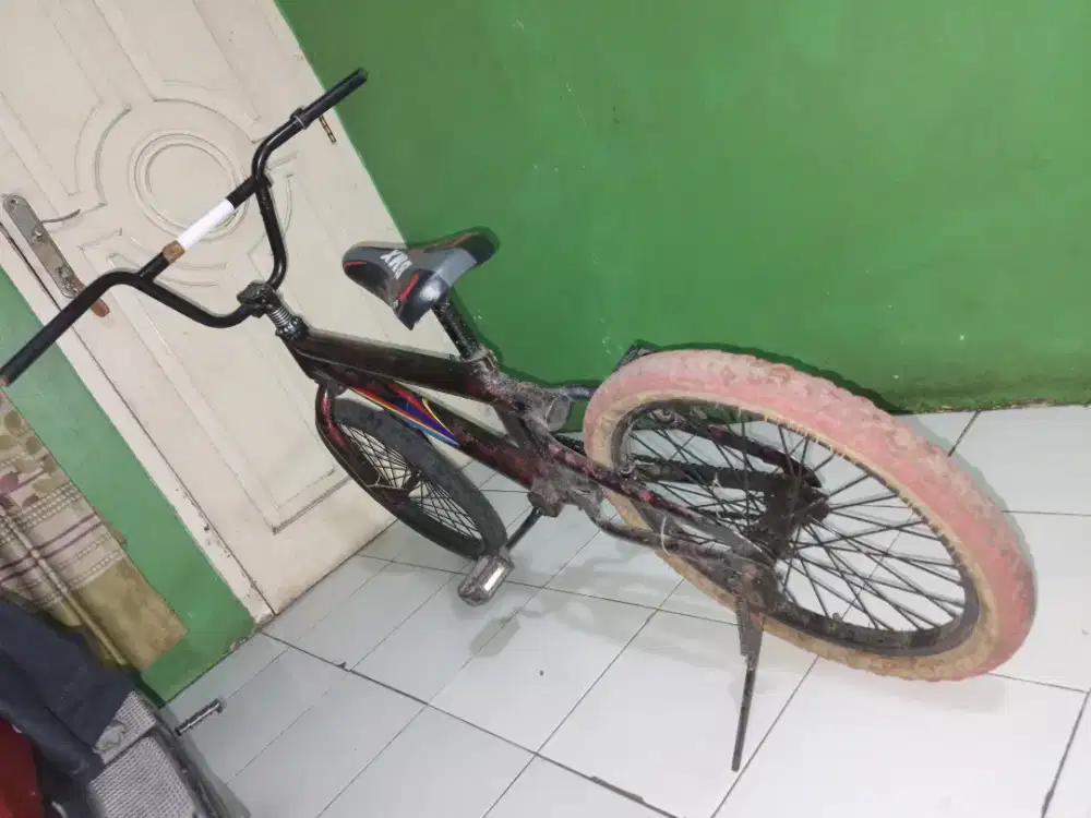 Sepeda bmx dan sepeda keranjang mini