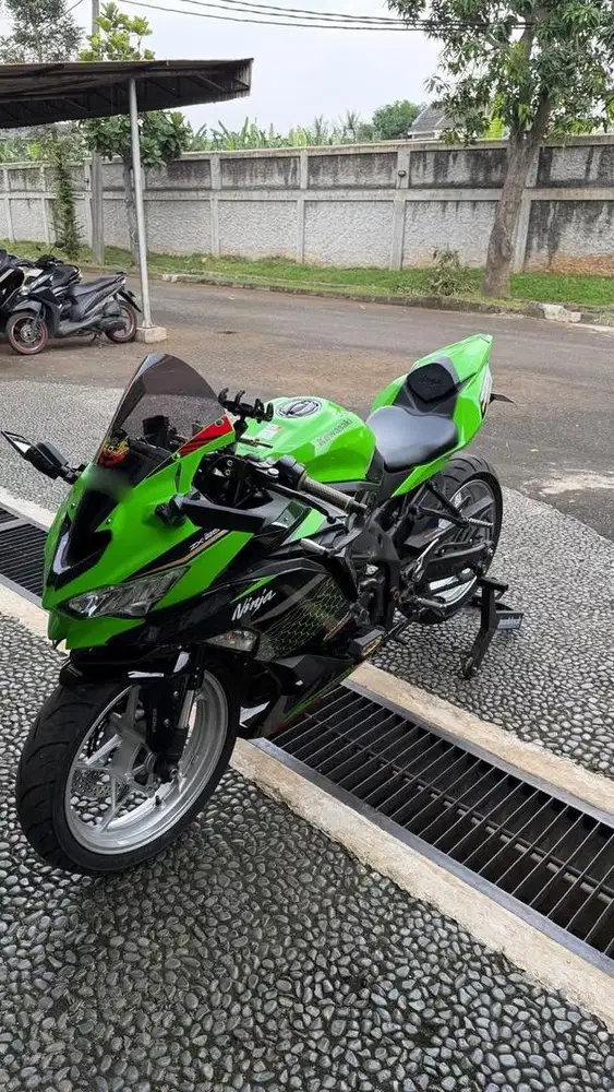 ZX-25R - Kawasaki Ninja ZX-25R  (2021)