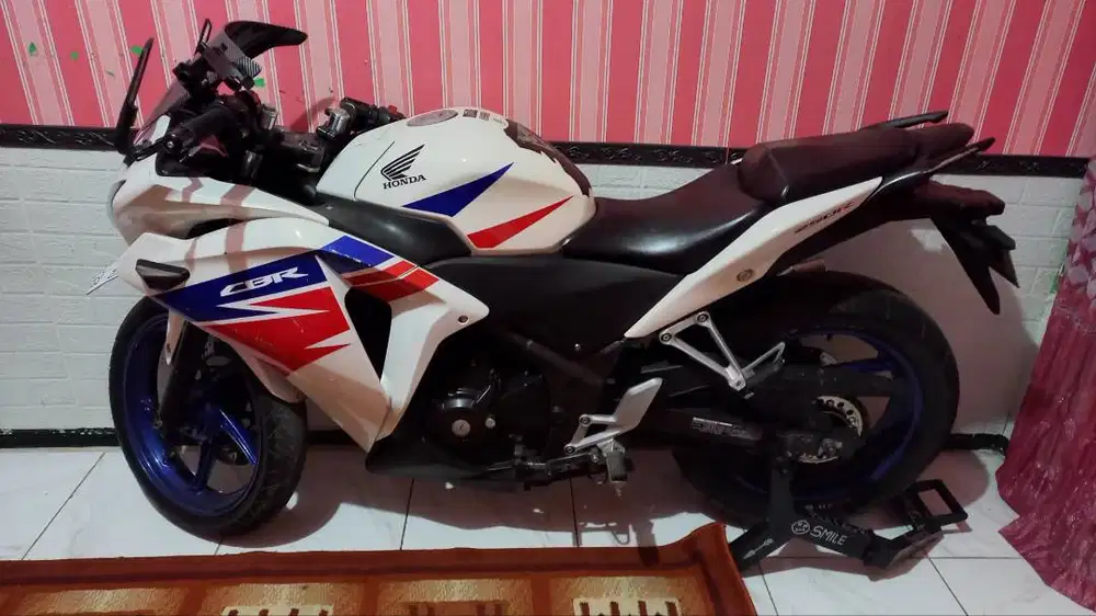 Jual Motor Honda CBR 250rr CBU Thailand 2013