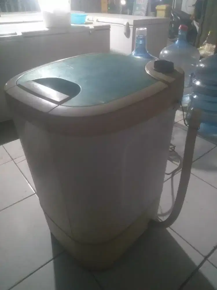 Dijual murah ajah mesin cuci 1 tabung merk Best Life
