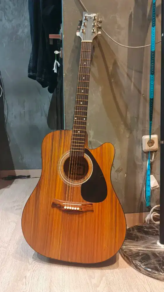 Gitarr chowlayy